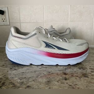 Women’s Altra Via Olympus Size 11